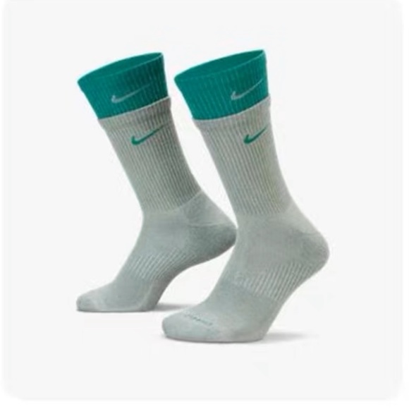 Nike Accessories - Nike  double layer socks